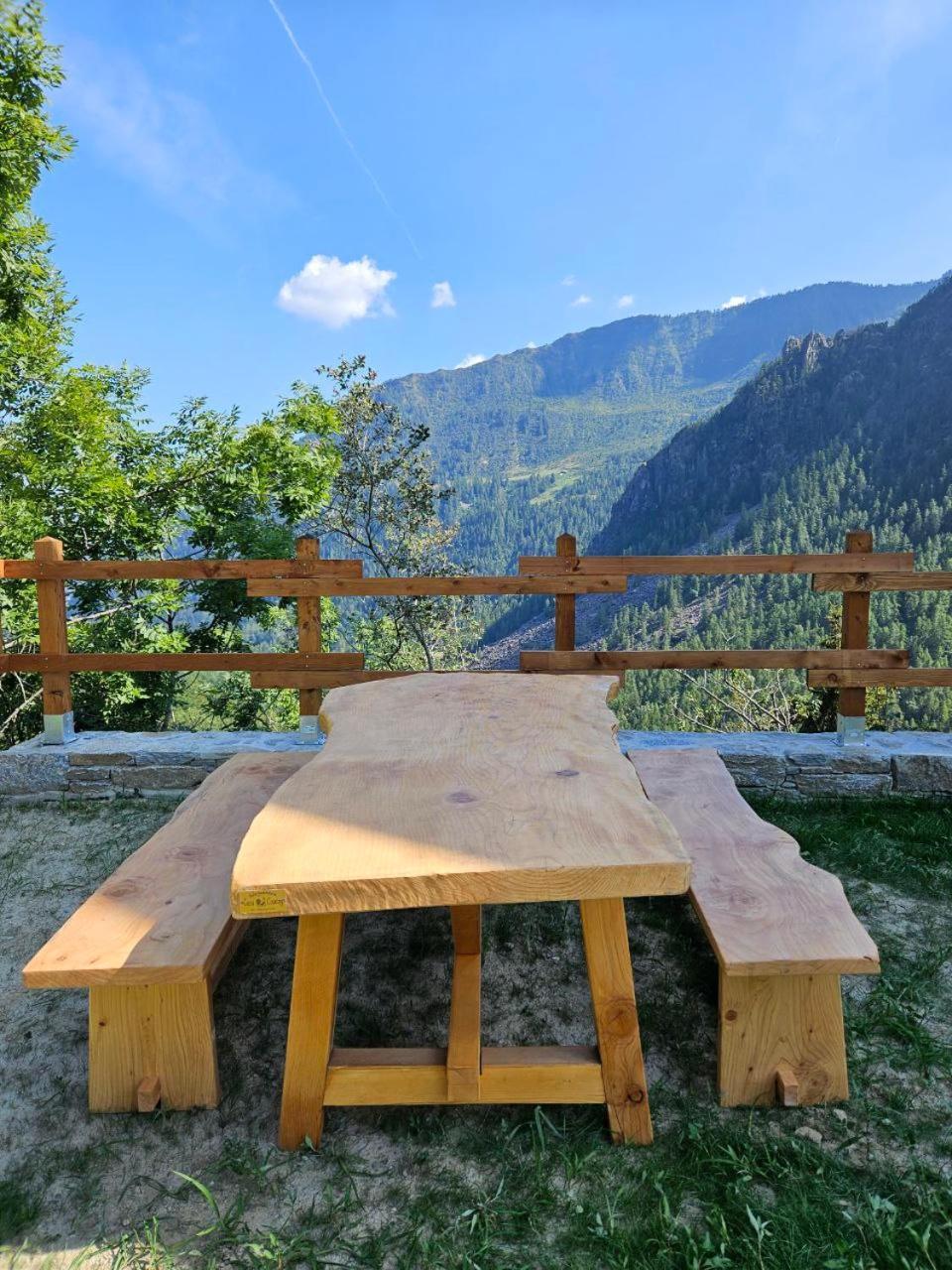 Il Castello Nel Bosco, Appartamento Torrente Champorcher Exterior photo