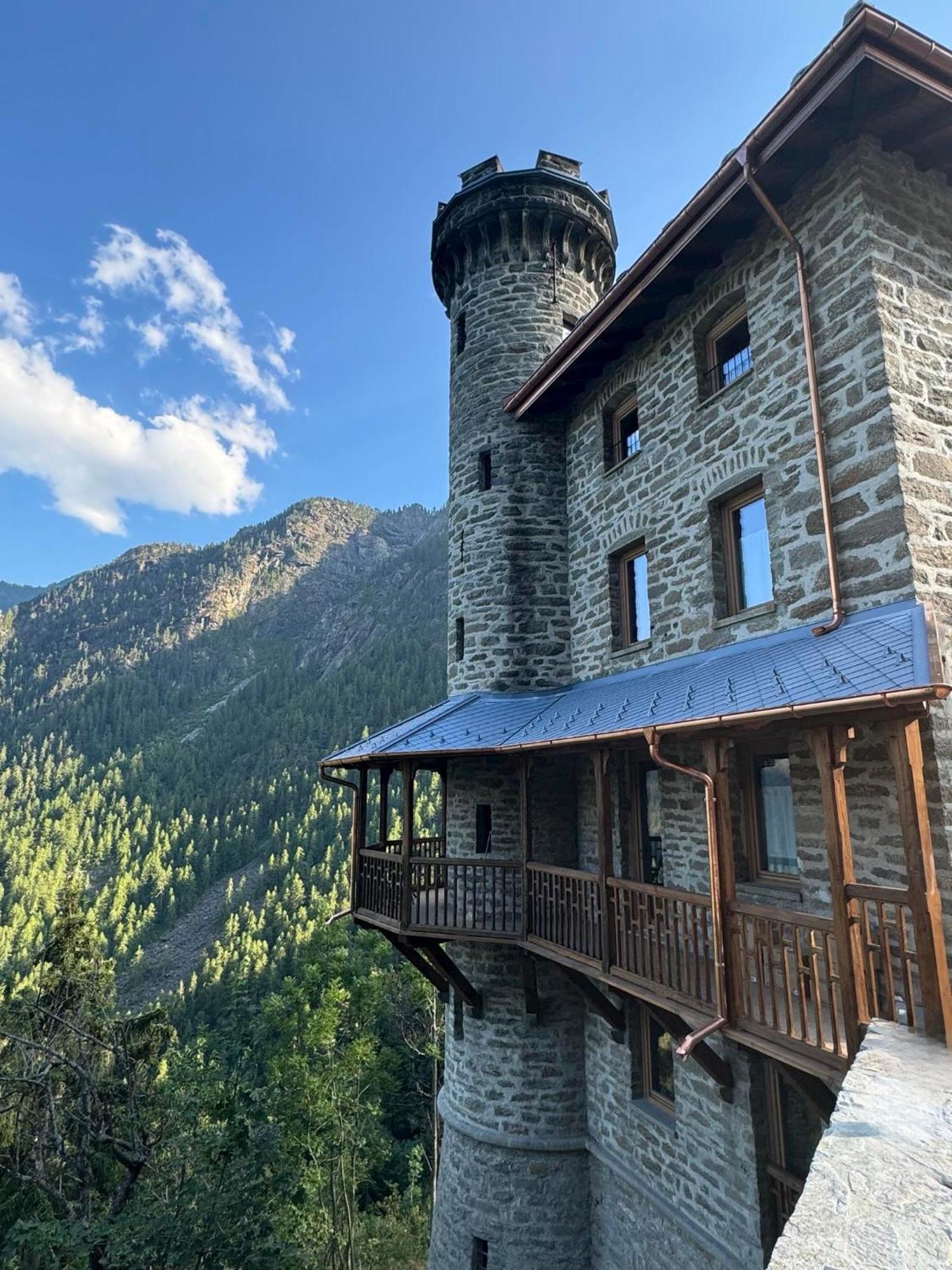 Il Castello Nel Bosco, Appartamento Torrente Champorcher Exterior photo